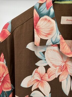 Tommy Bahama 100% Silk Camp Shirt Medium Brown Orchid Jacquard Hawaiian